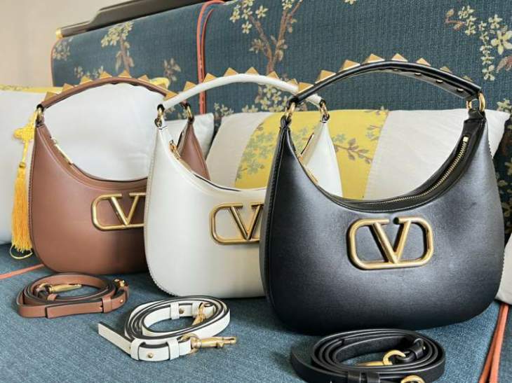 Picture of Valentino Handbags _SKUfw125464697fw
